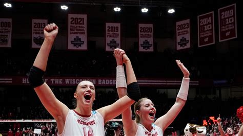 Wisconsin volleyball rallies, advances in NCAA。